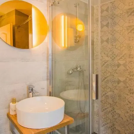 Roza - One Bedroom With Swimming Pool * Splitska