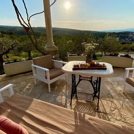Βίλα Roza - One Bedroom With Swimming Pool