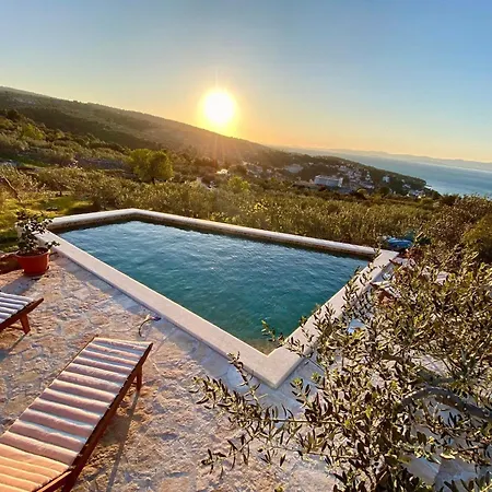 Roza - One Bedroom With Swimming Pool *