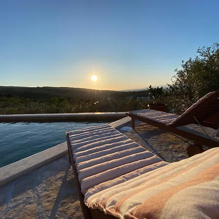 Roza - One Bedroom With Swimming Pool * Splitska