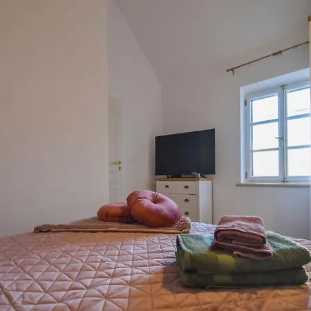 Roza - One Bedroom With Swimming Pool * Splitska