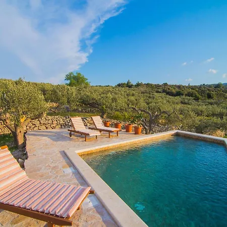Βίλα Roza - One Bedroom With Swimming Pool